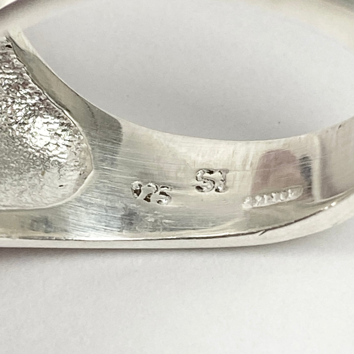 925 Sterling Silver MOTHER OF PEARL Ring