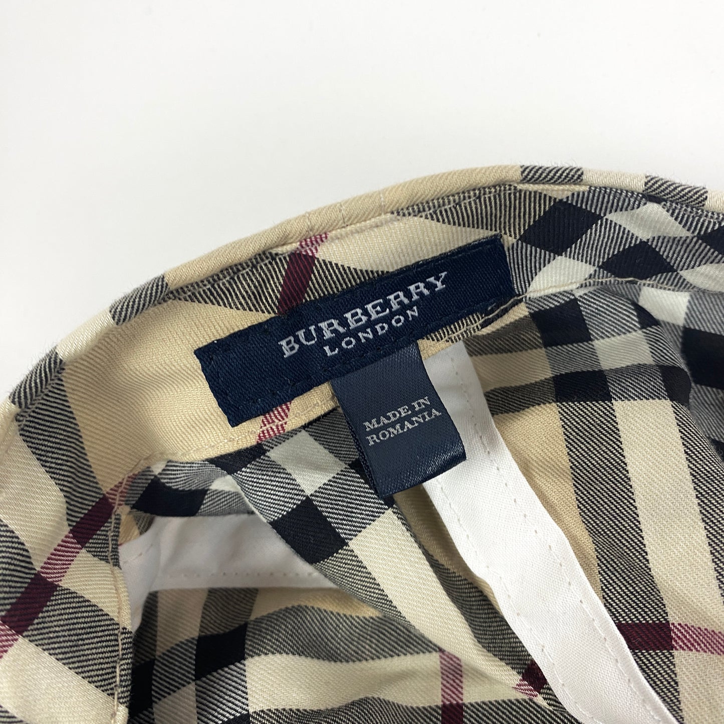 BURBERRY Monogram Kappe