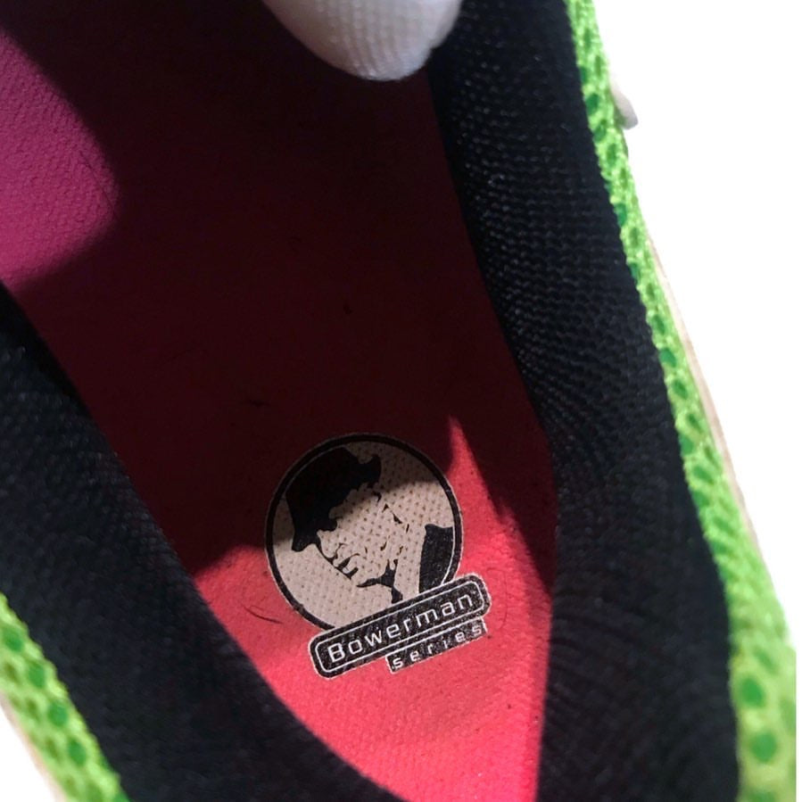 NIKE Air Zoom Vomero 5