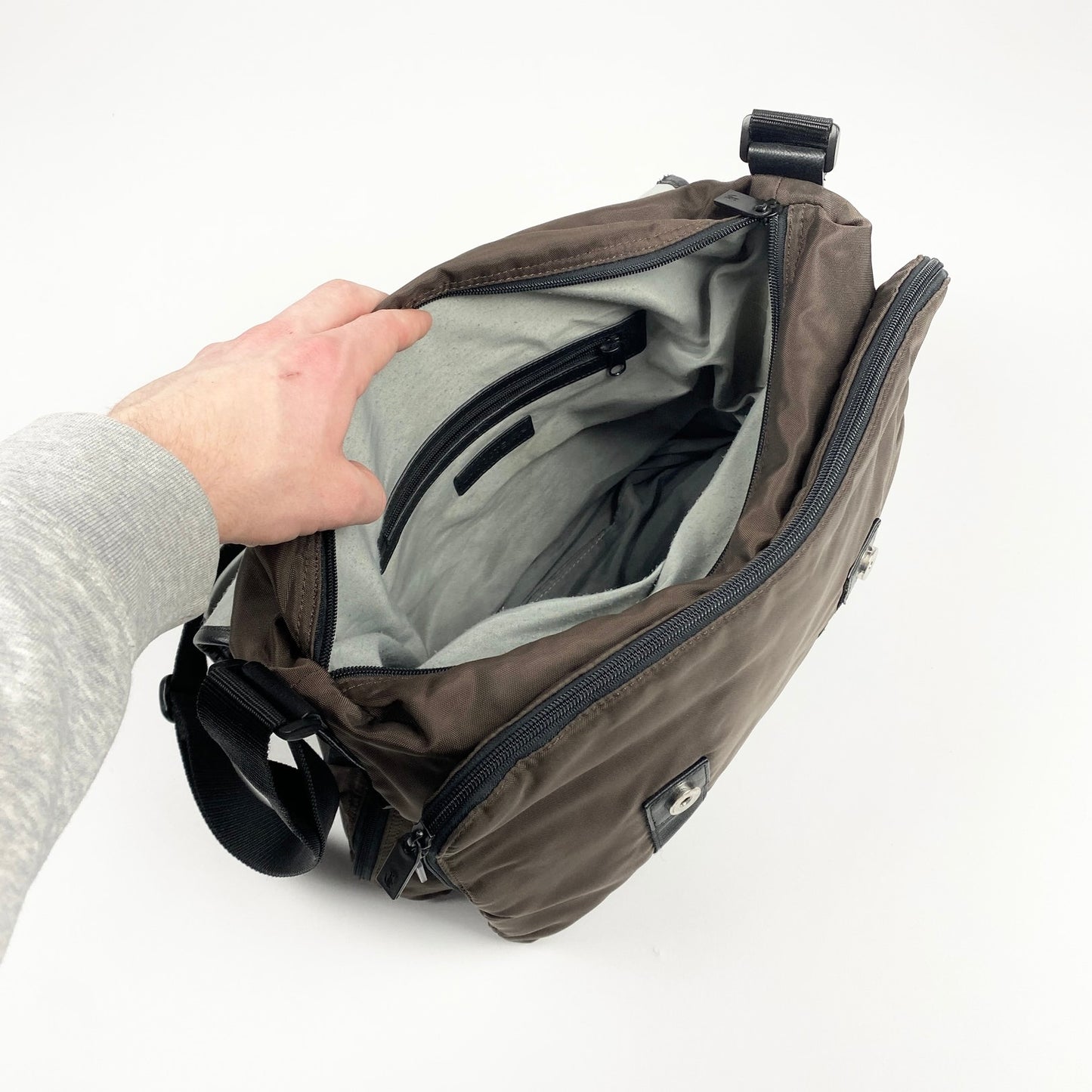 LACOSTE Umhängetasche