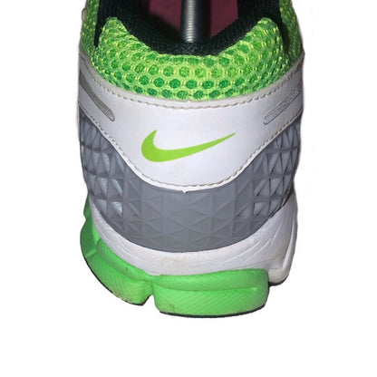 NIKE Air Zoom Vomero 5